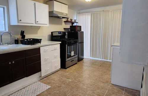 Midway City House | Small 2 Bedroom House Near Disney