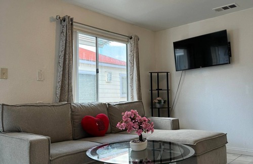 Midway City House | Small 2 Bedroom House Near Disney