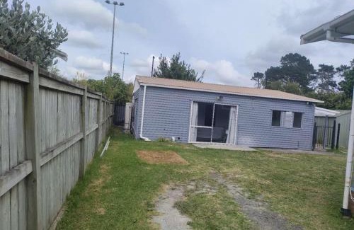 Mount Albert House | Small 3 bedroom Garden Chalet B