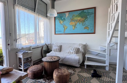 Saint-Michel-en-Greve Apartment | Small apartment with sea view