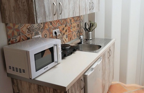 Castillo del Romeral Apartment | Small apartment by the sea in a fishing village