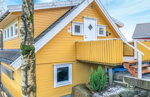 Sokndal Apartment | Small, beautiful holiday apartment 50 metres from the river Sokno.