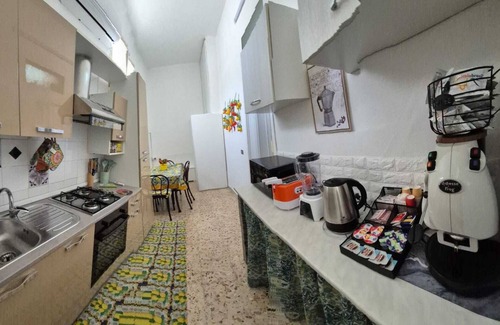 Capaci House | Small Brazil Home 1 minute from metro stop and 5 minutes from the beach