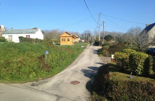 Roscanvel Ski Chalet | Small chalet near the sea