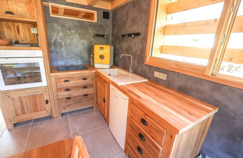Entremont Ski Chalet | Small cocoon chalet in the mountains