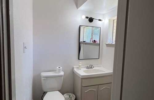 West Arlington House | Small Comfy Midterm Home