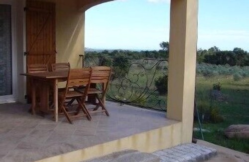 San-Gavino-di-Carbini Villa | Small contemporary villa with all mod cons (new)