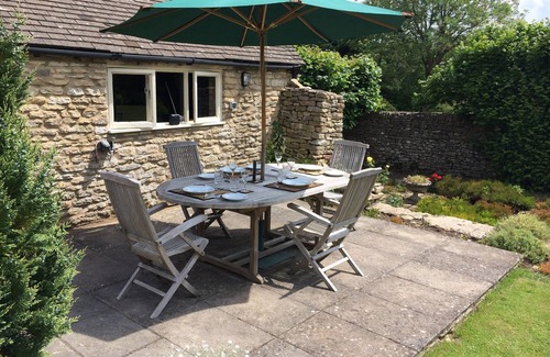 Duntisbourne Abbots House | Small converted barn in peaceful village setting.
