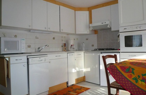 Saint-Epain Cottage | Small corner for sinners and hikers, calm relaxation in the country.
