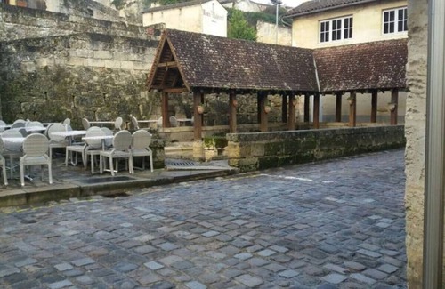 Sainte-Colombe House | Small cottage both grindstones