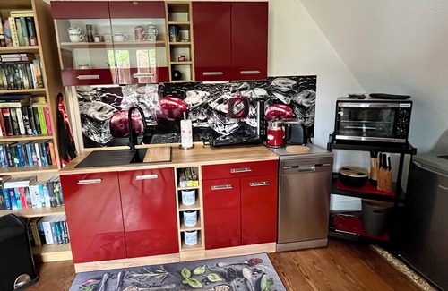 Eutin Apartment | Small country house pearl by the castle park and lake, in dreamlike nature!