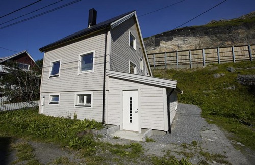Havoysund Apartment | Small cozy apartment by the sea