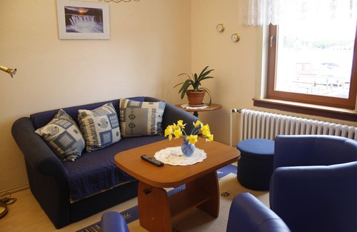 Koenigs Wusterhausen Apartment | Small cozy vacation apartment right on the water