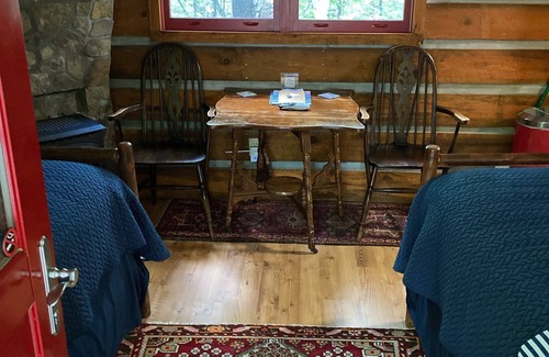 Clayton House | Small cozy log cabin sleeps two, where nature abounds near the Tallulah River
