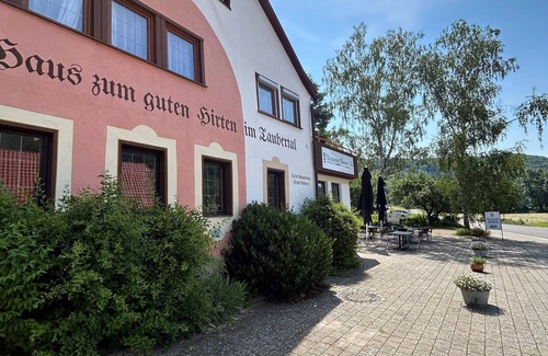 Steinsfeld Apartment | Small double room 16sqm with Smart TV