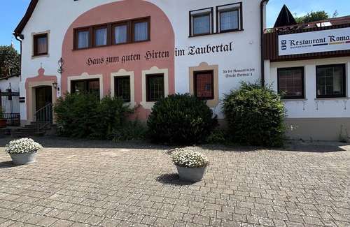 Steinsfeld Apartment | Small double room 16sqm with Smart TV