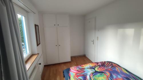 Uster District House | Small Double Room, bed 140x200cm, in very quiet and cosy house!