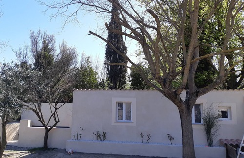 Caumont-sur-Durance House | Small flirtatious house