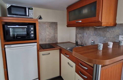 Franqueville-Saint-Pierre House | Small house near Rouen parking space + car charging socket