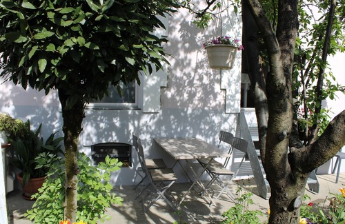 Annecy House | Small green area in the heart of town