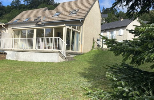 Saint-Jacques-des-Blats House | SMALL HOUSE WITH PRIVATE PARKING NEAR SUPER LIORAN