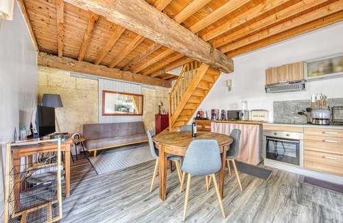 Arveyres House | Small House "Bel En Rouge" with Shared Terrace, Shared Garden and Wi-Fi