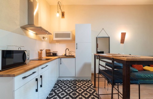Le Soler Cottage | Small House 'Du Mas De L'horte' with Mountain View, Wi-Fi and Air Conditioning