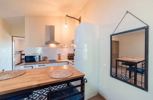 Le Soler Cottage | Small House 'Du Mas De L'horte' with Mountain View, Wi-Fi and Air Conditioning