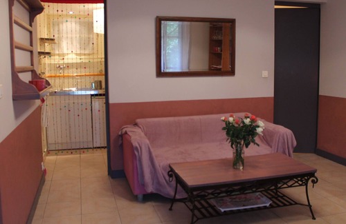 Labenne House | Small house in park with large pool