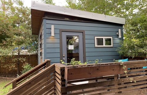 Holly House | Small house: the heart of the east side