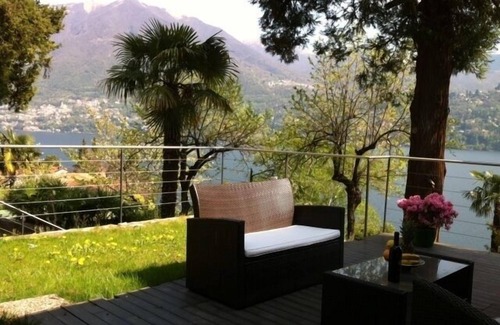 Carate Urio House | Small house with large garden, view of Como Lake 'Sans Souci'