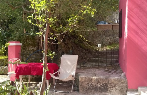 Sinarades House | Small house with large garden in Sinarades Corfu