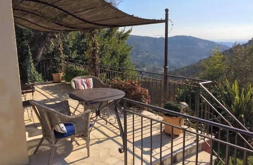 Le Tignet Condo | Small independant Condo French riviera
