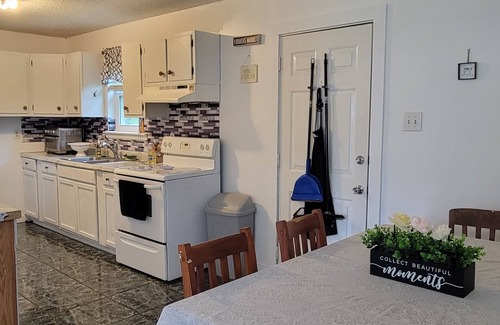 Loxley House | Small nhouse inside the City of Loxley. Big yard. Sage and calm neighborhood