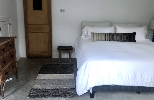 Neartown House | Small Oasis in the city Pool and dog friendly🐾
