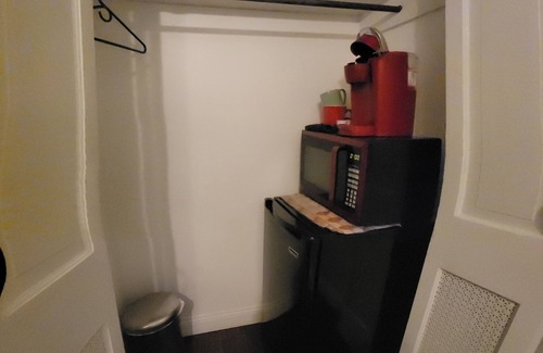 Oak Park - Northwood Cottage | Small private bedroom and bathroom unit