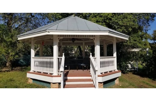 Oak Park - Northwood Cottage | Small private bedroom and bathroom unit