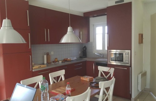 Loriol-du-Comtat House | Small provencal country house in quiet residence