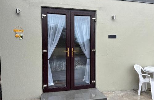 Cavan House | Small Remote Detached Room with Private Entrance