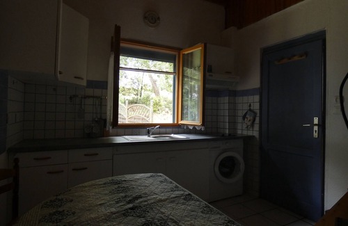 Bonnieux Apartment | Small, simple apartment in the heart of the Luberon countryside.