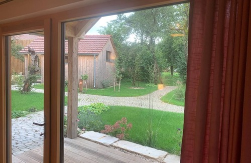Burgsalach Apartment | Small sleeping hut with shared bathroom
