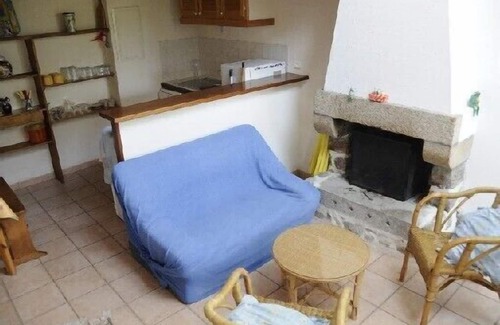 Saint-Malo-de-la-Lande Cottage | Small stone house, enjoy the peace and quiet of the countryside.