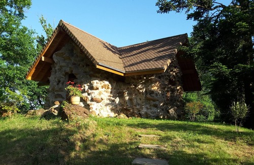 Habas Ski Chalet | Small stone house of the most unusual in the country
