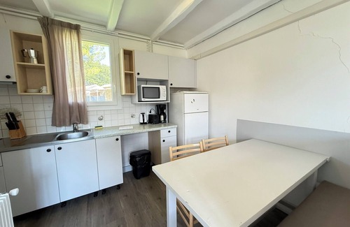 La Roque-sur-Pernes Condo | Small T2 cottage in provencal style
