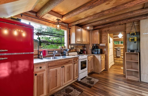 Gold Bar Cabin | Small Timbers-riverfront log home, stunning view