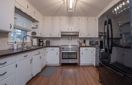Platte City House | Small Town America Conveniently Located 30 Minutes from Downtown Kansas City, Missouri