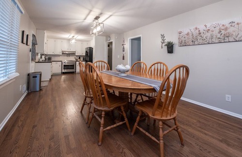 Platte City House | Small Town America Conveniently Located 30 Minutes from Downtown Kansas City, Missouri