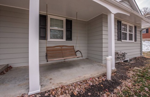 Platte City House | Small Town America Conveniently Located 30 Minutes from Downtown Kansas City, Missouri