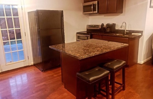 La Plata House | Small Town but Contemporary 2 Bdrm/ 1 Bath/Full Kitchen/Patio/Private