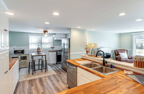 Burgaw House | Small-Town Charm & Local Dining: Home in Burgaw!